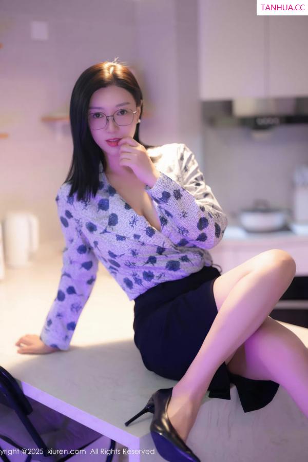   [XiuRen]高清写真图 2025.10.14 No.10866 雅茹老师 OL服饰第31张图片